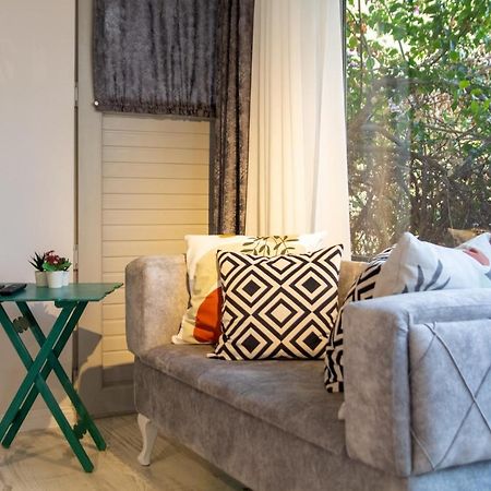 Appartamento Invigorating Studio Flat Near Kordon In Alsancak Smirne Esterno foto
