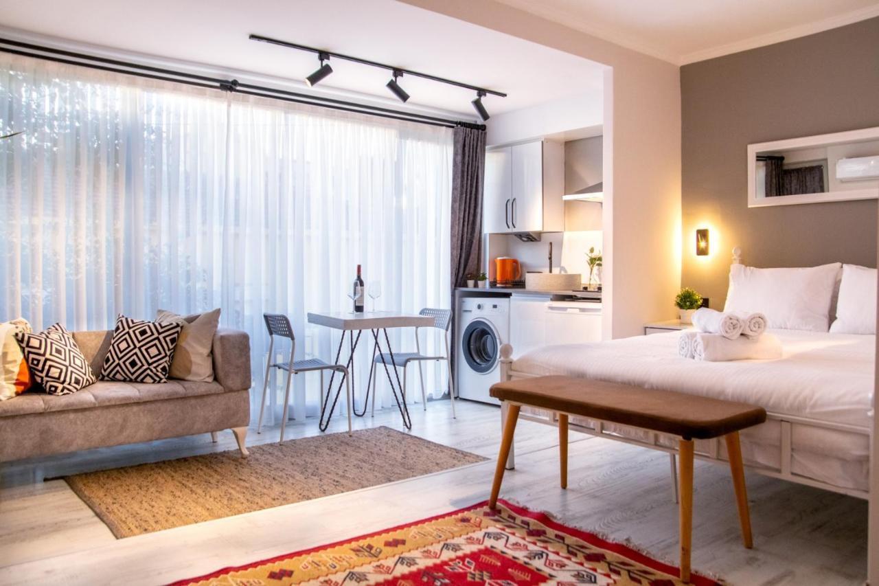 Appartamento Invigorating Studio Flat Near Kordon In Alsancak Smirne Esterno foto