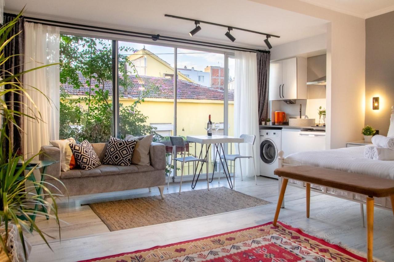 Appartamento Invigorating Studio Flat Near Kordon In Alsancak Smirne Esterno foto