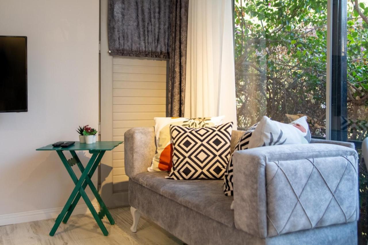 Appartamento Invigorating Studio Flat Near Kordon In Alsancak Smirne Esterno foto