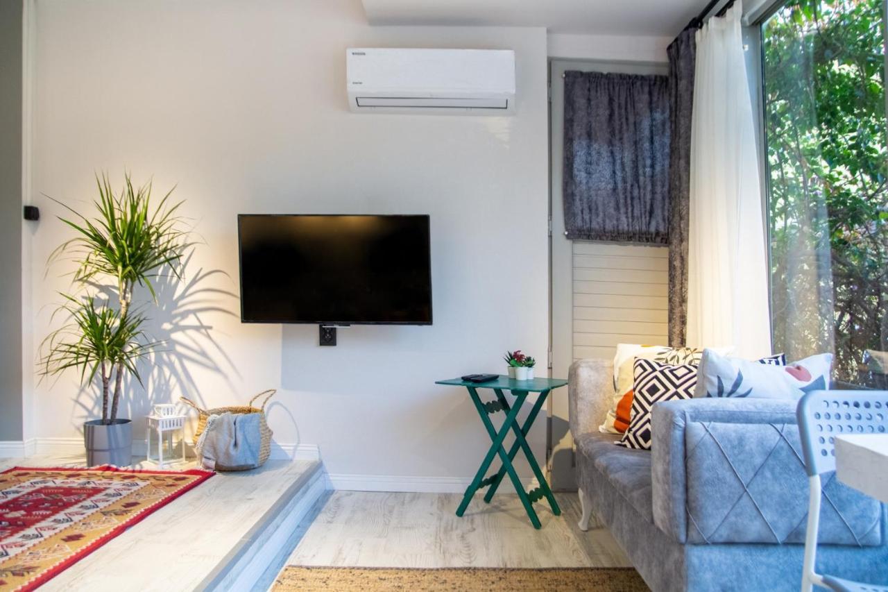 Appartamento Invigorating Studio Flat Near Kordon In Alsancak Smirne Esterno foto