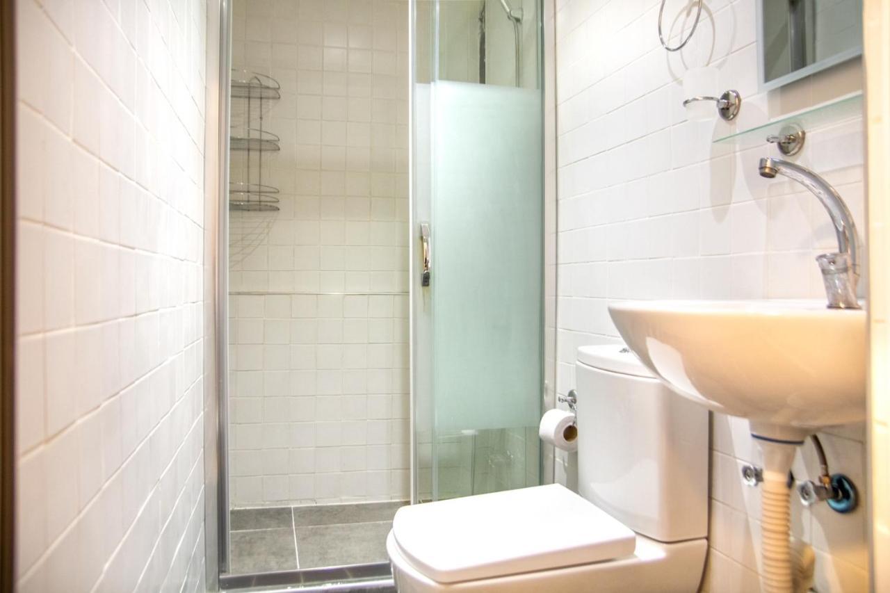 Appartamento Invigorating Studio Flat Near Kordon In Alsancak Smirne Esterno foto