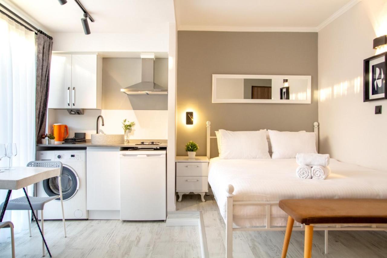 Appartamento Invigorating Studio Flat Near Kordon In Alsancak Smirne Esterno foto